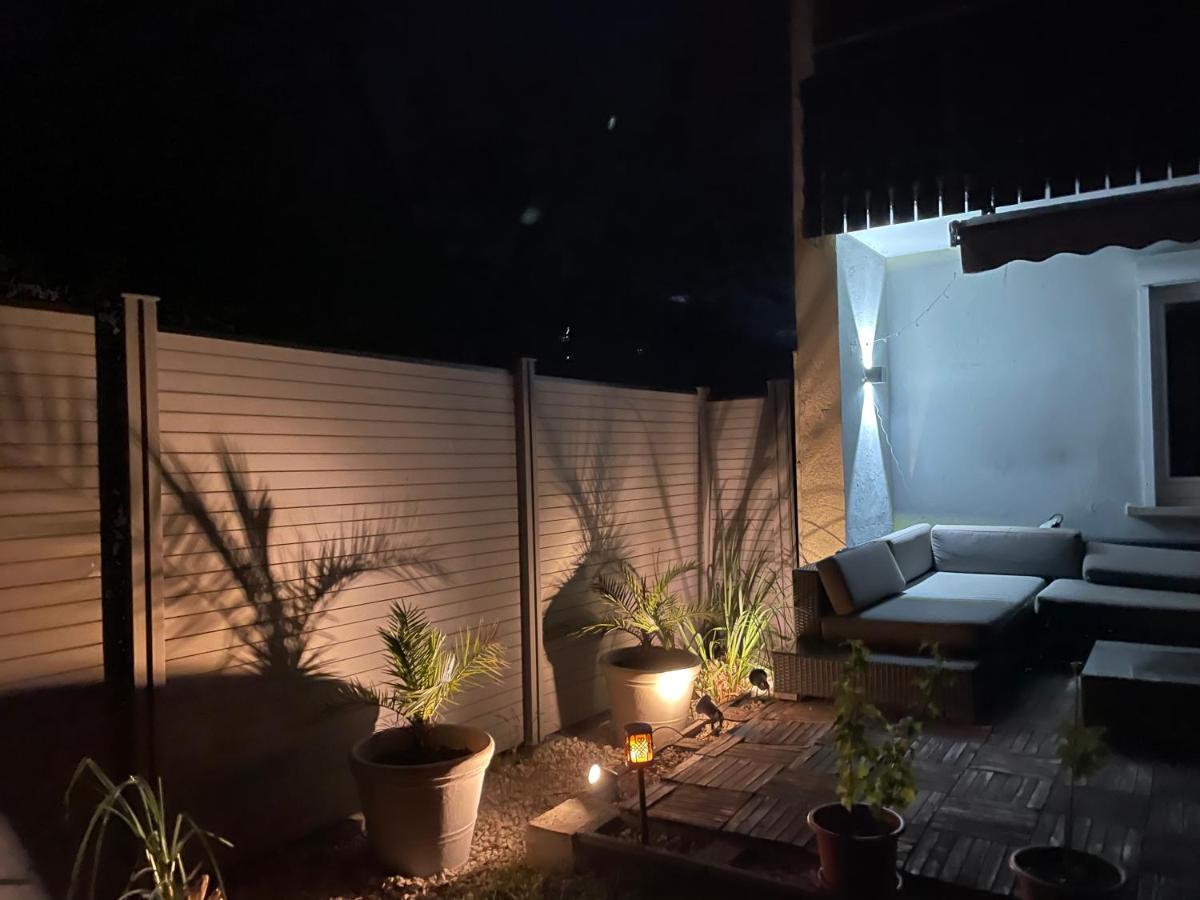 Gemuetliche 3 Zimmer Wohnung Mit Grosszuegiger Terrasse Im Gruenen ロイトリンゲン エクステリア 写真