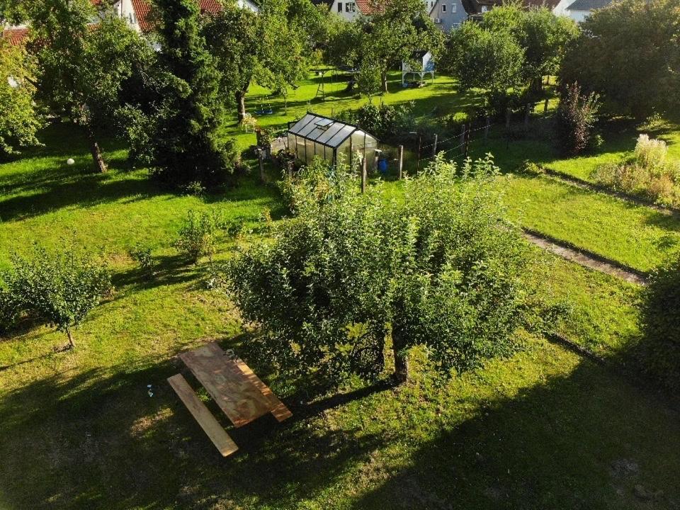 Gemuetliche 3 Zimmer Wohnung Mit Grosszuegiger Terrasse Im Gruenen ロイトリンゲン エクステリア 写真