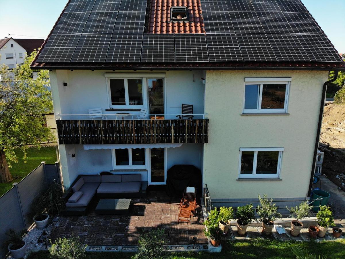 Gemuetliche 3 Zimmer Wohnung Mit Grosszuegiger Terrasse Im Gruenen ロイトリンゲン エクステリア 写真