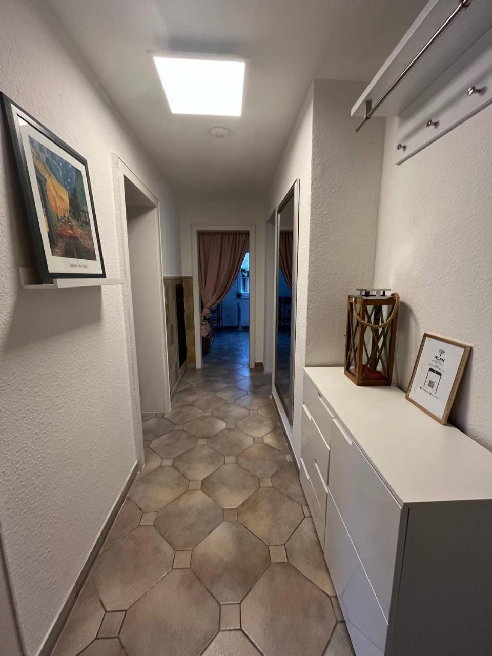 Gemuetliche 3 Zimmer Wohnung Mit Grosszuegiger Terrasse Im Gruenen ロイトリンゲン エクステリア 写真